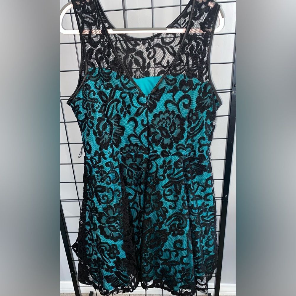 Sally USA plus size teal dress with black lace overlay EUC - Picture 3 of 10
